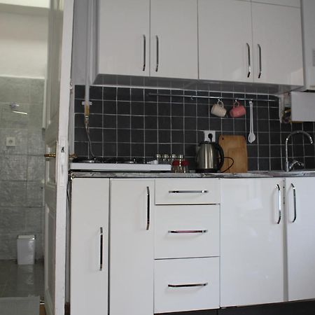 Apartamento For Those Who Want To Be Close To Beyoglu Istiklal Street Estambul Exterior foto